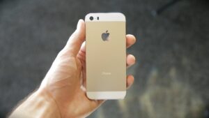 Video Thumbnail: New Gold iPhone 5S Sneak Peek (vs iPhone 5 Teardown) 3