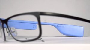 Video Thumbnail: Showing Off the New Google Glass Frames | Mashable 3